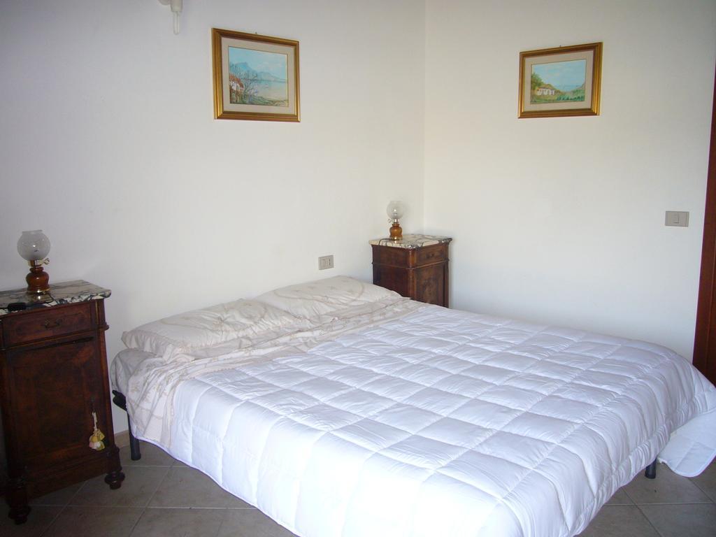 Su Trabi B&B Fluminimaggiore Habitación foto